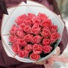 25 коралловых роз Эйс Пинк